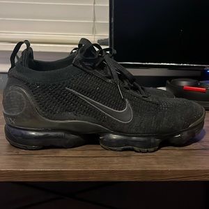 Men’s Air VaporMax 2021 Flyknit 'Triple Black' size 10.5